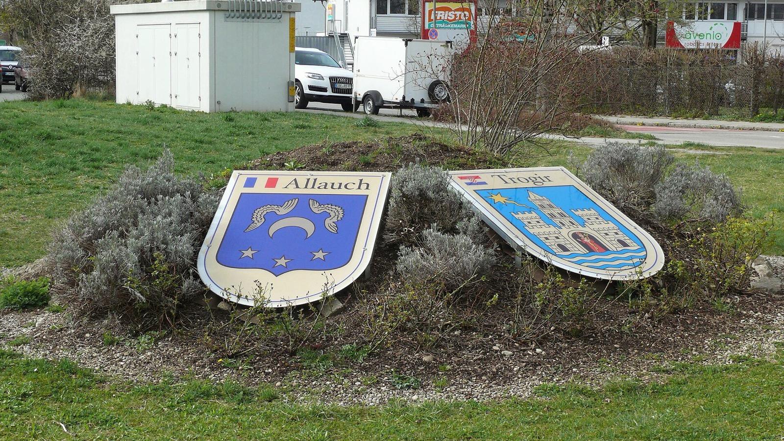 Le château de Carlevan reconstruit dans son parc à Allauch