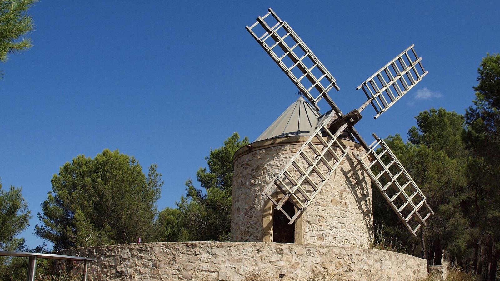 Le chemin des Trois Moulins, à Gardanne