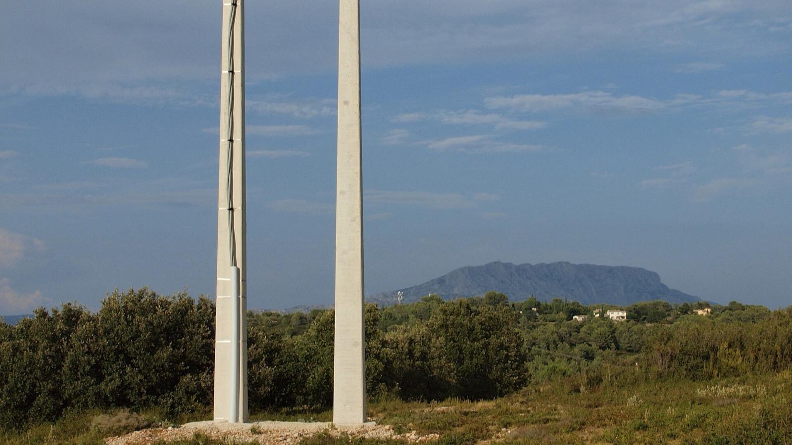 Une ligne à haute tension près de Gardanne