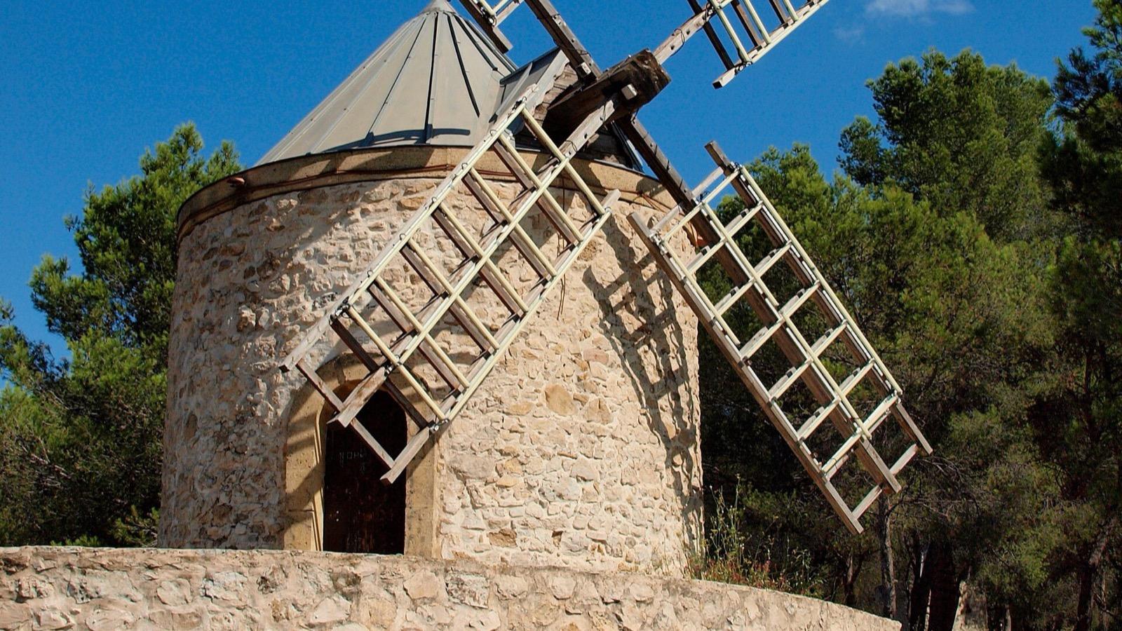 Le chemin des Trois Moulins, dans les collines de Gardanne