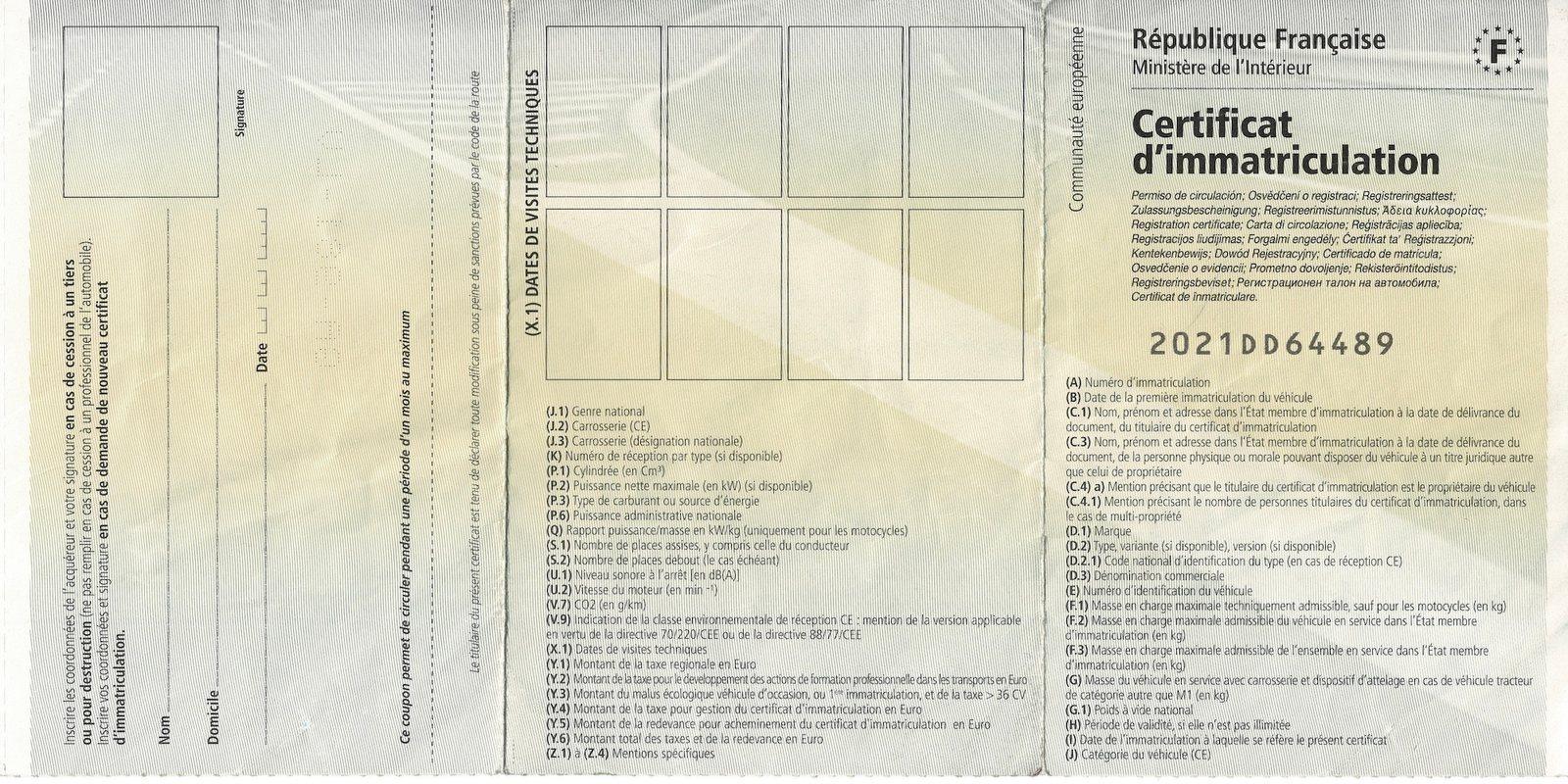 Un certificat d'immatriculation, la carte grise