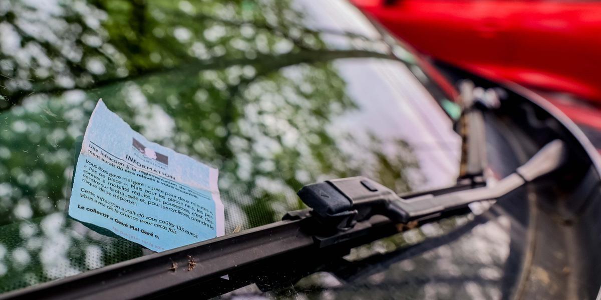 Une contravention sur un pare-brise