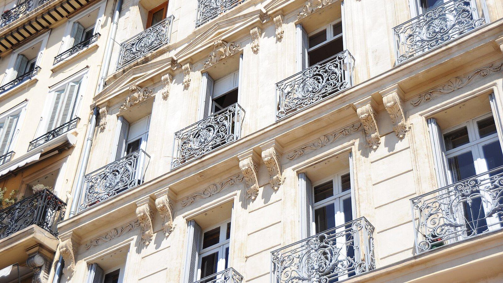 Façade d'un immeuble d'habitation à Marseille