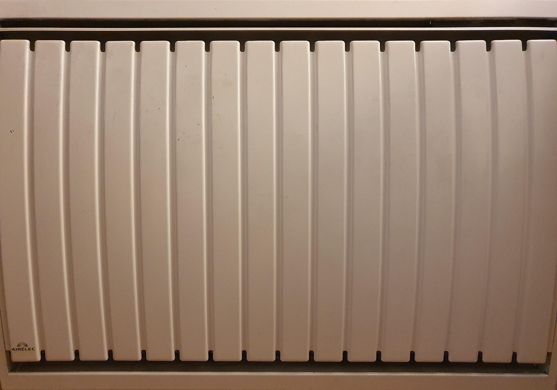 Un radiateur électrique dans un logement