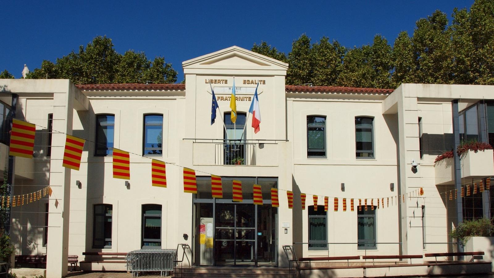 La mairie de Rousset