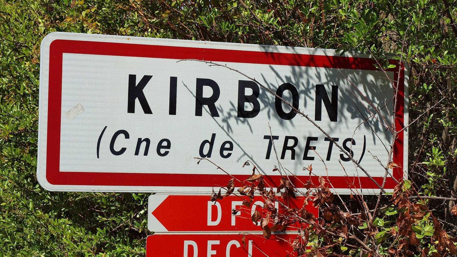 Panneau d'agglomération, à Kirbon (Trets)