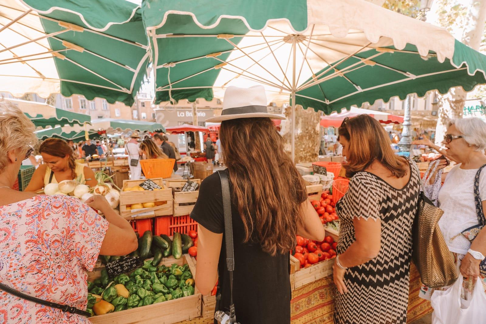 Un marché de produits frais
