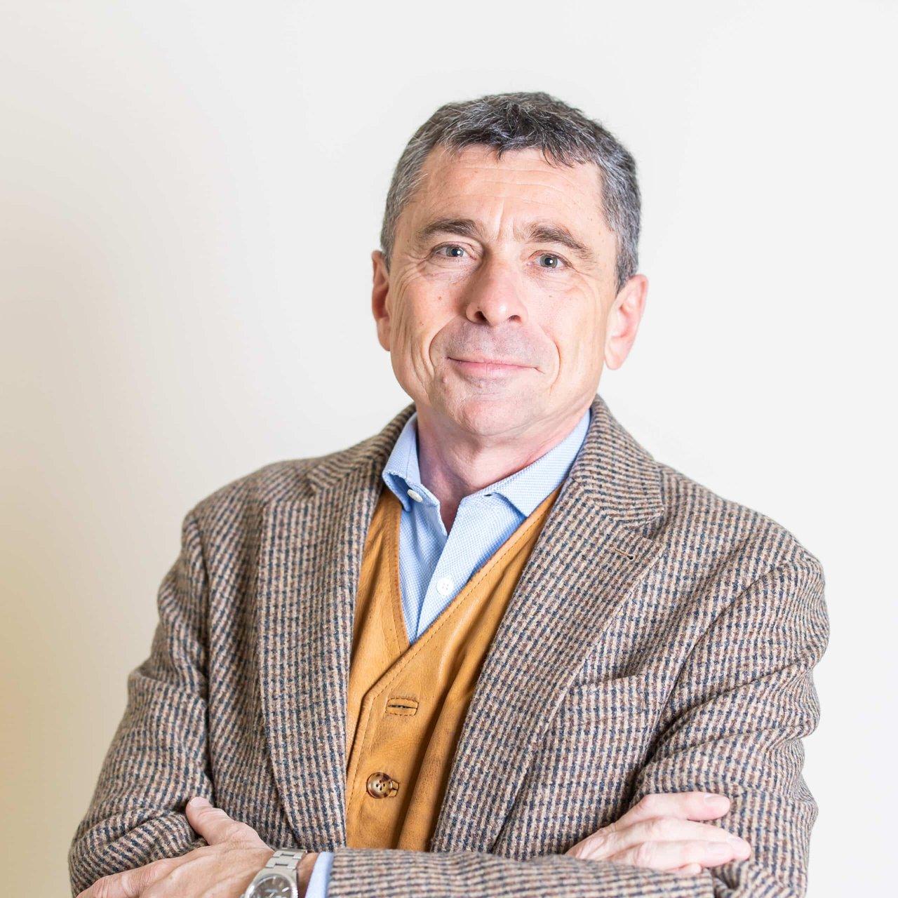 Portrait d'Olivier Sumeire dans les vignes de la Sainte-Victoire