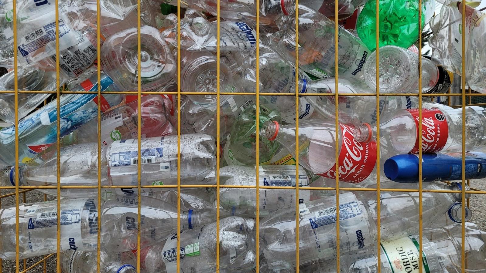Des conteneurs de collecte dans une déchèterie (image d'illustration)