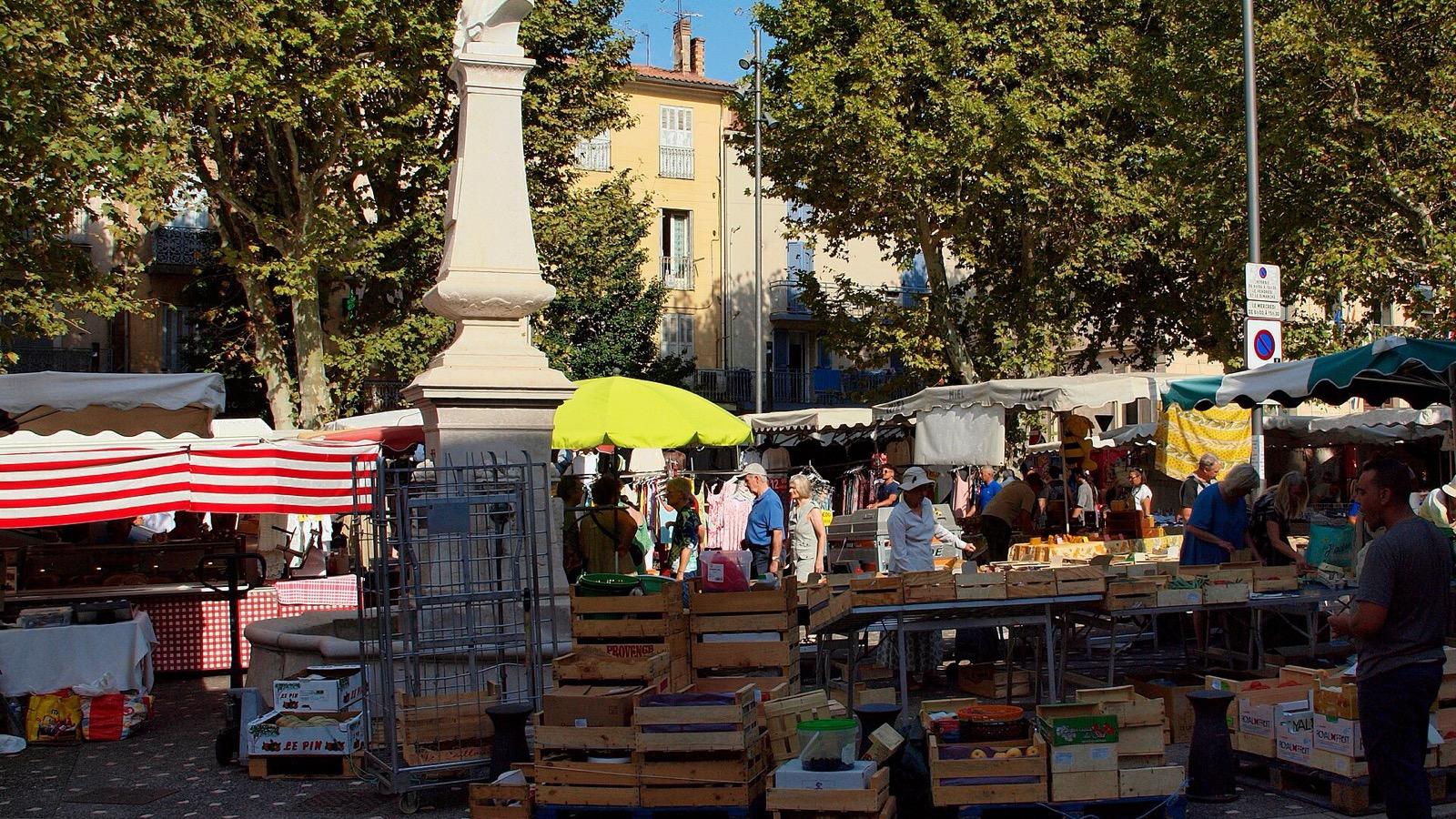 La place de la République, en centre-ville de Gardanne