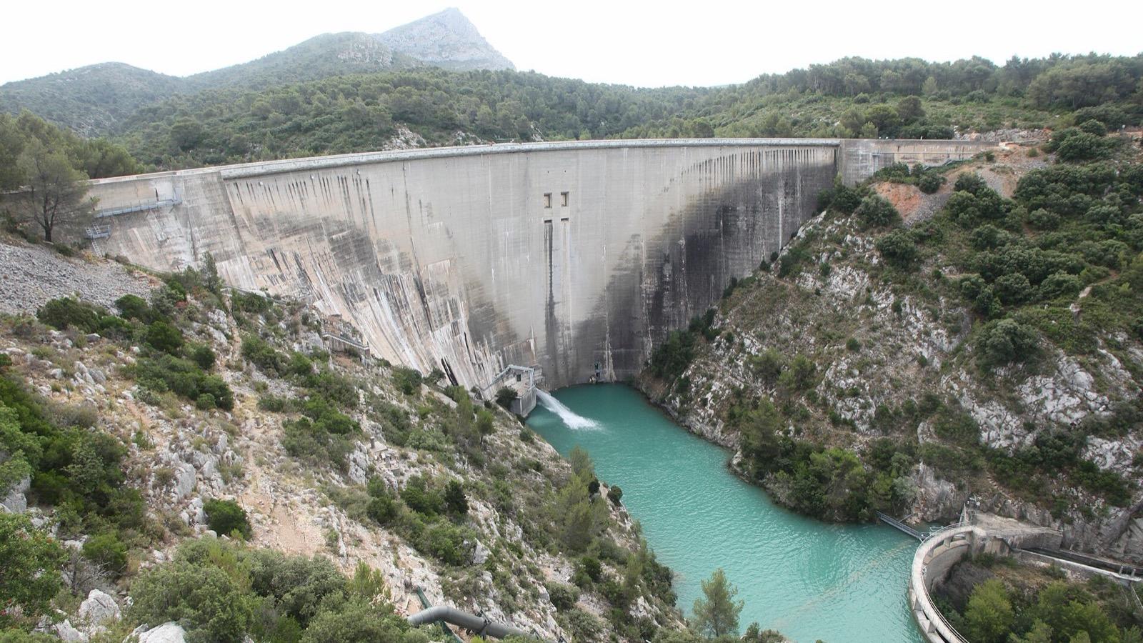 Le barrage de Bimont, à Saint-Marc-Jaumegarde