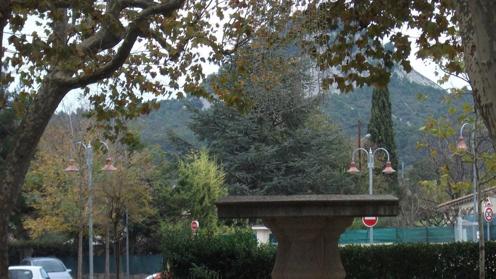 Le cours des Héros, à Simiane-Collongue